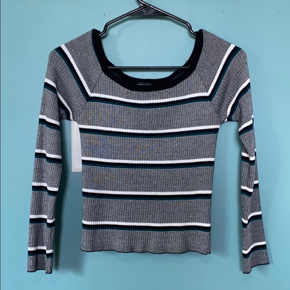 cropped long sleeve shirt